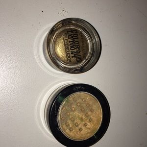 Shimmer powder and cream eyeshadow